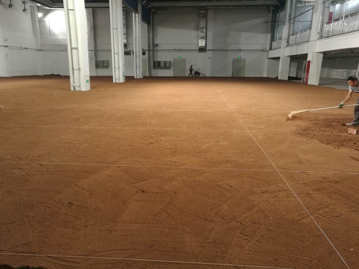 為什么說(shuō)紅土場(chǎng)地維護(hù)難